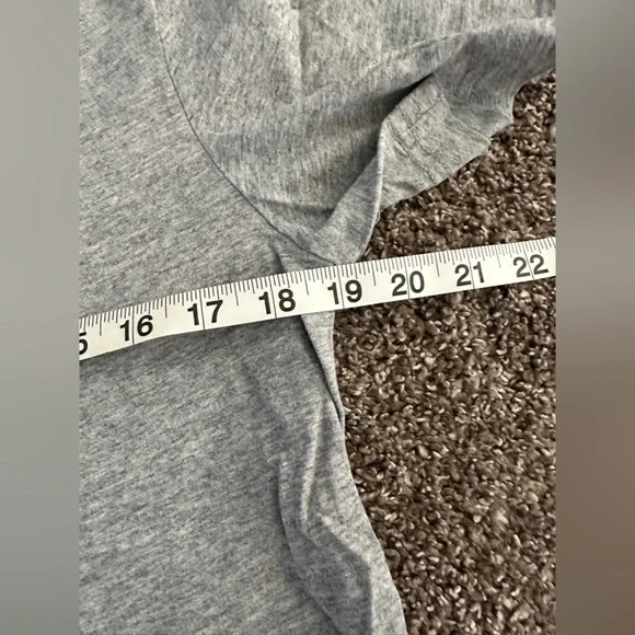 Lacoste short sleeve gray T-shirt ‘live live live’ red, white, & blue medium - Picture 6 of 13